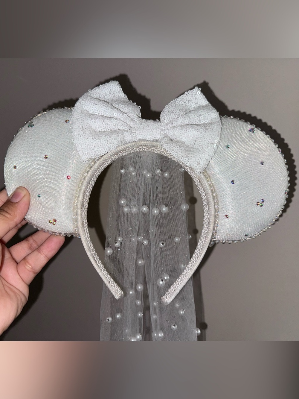 Disney White Pearl Sequin Veil Minnie Ears Headband - Picture 2 of 3
